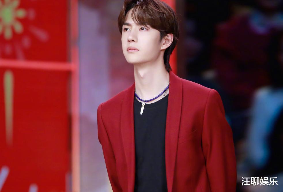 央视春晚|2021央视春晚节目单曝光，但是今年的情况，似乎和以往有些不一样