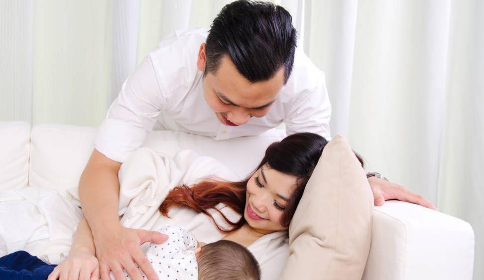 吴洪娜聊说育儿|怎么知道宝宝吃没吃饱?奶不够怎么追?母乳妈妈掌握要点不发愁