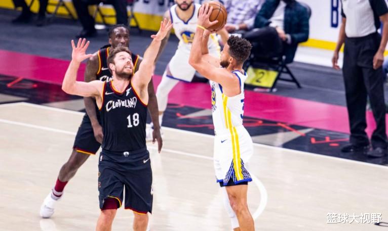 李春江|33+5+4！新纪录诞生！库里成历史第二人！比肩科比有戏了