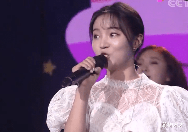 赵忠祥|乱改黄梅戏的网红竟是科班出身，学音乐剧上过央视晚会，被批不冤