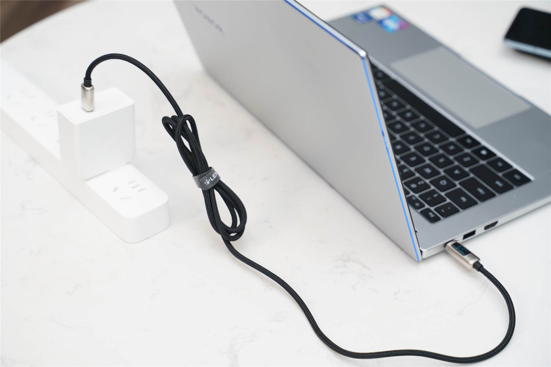 aigo|支持多种主流快充协议无所不充，aigo 65W PD电源适配器评测