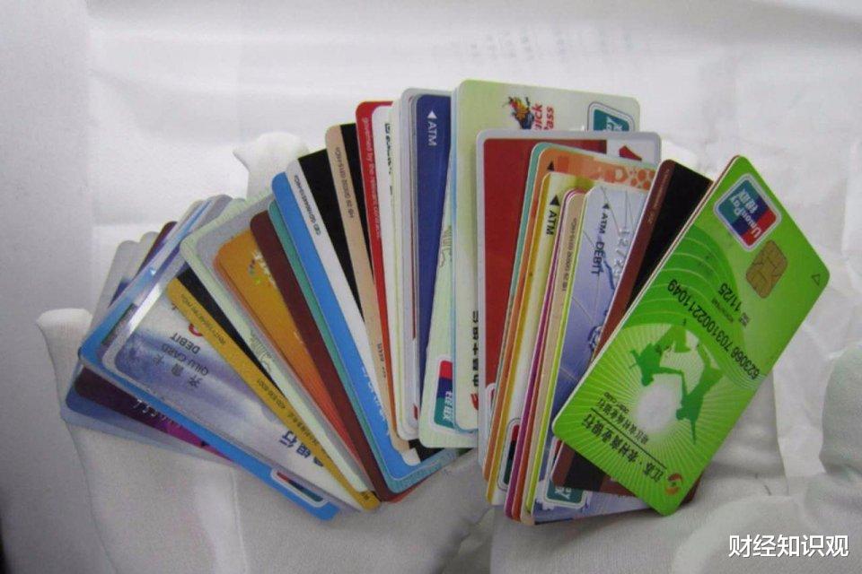 移动支付 年轻人“扎堆”去银行办存折,这是什么情况?答案“出乎意料”