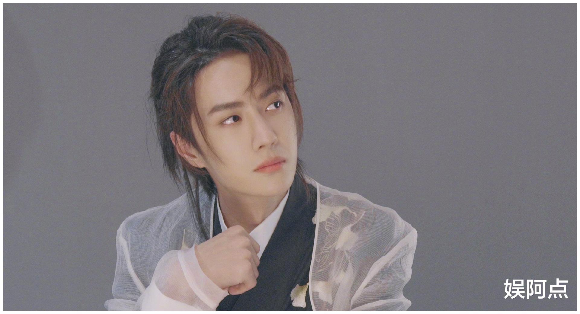 杨幂|辱华品牌遭遇全面抵制，明星们展现中国速度！穿拖鞋、私服上街