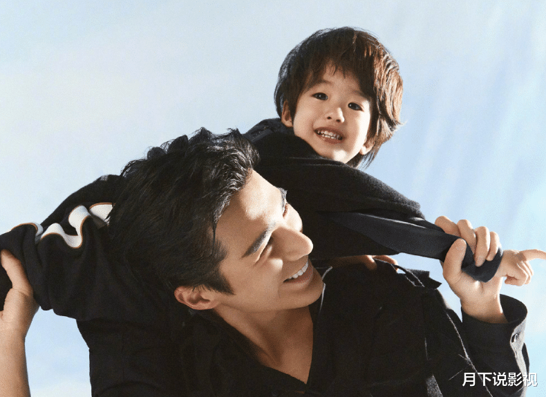丹尼尔|姜潮带儿子拍杂志写真，2岁丹尼尔颜值惊人，麦迪娜的基因没谁了