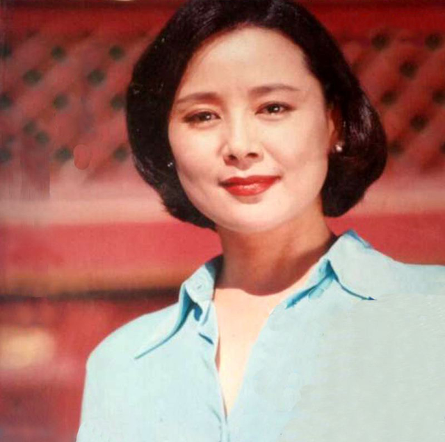 张瑜|张瑜：23岁凭一吻成名，离婚后选择不婚，如今64岁没孩子也幸福