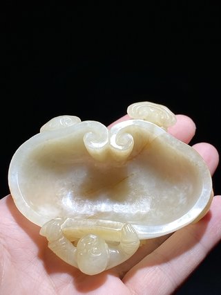 和田玉籽料|清 和田玉籽料 白玉 如意形 童子 水盂 笔洗