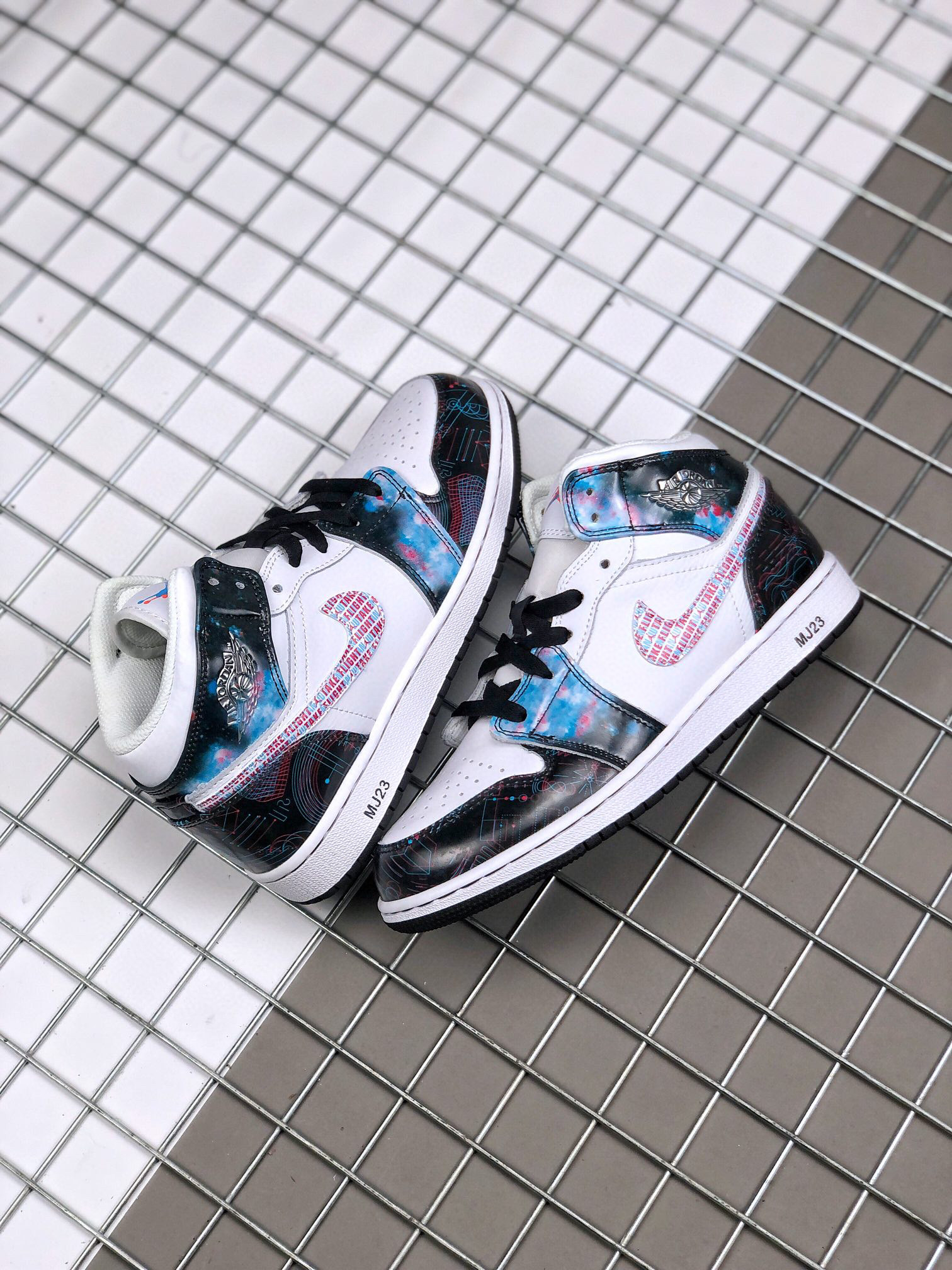 莆田鞋匠 Air Jordan 1 Mid “Take Flight”裸眼星空