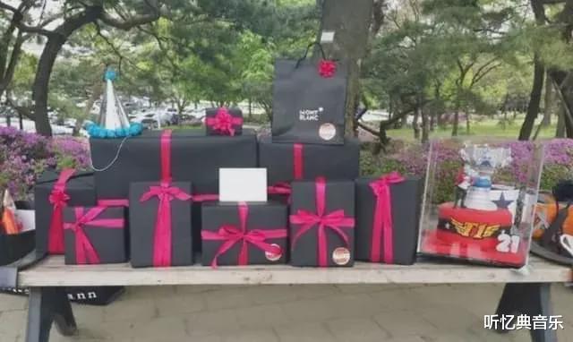 何炅|何炅不再扛锅，深夜回应央视批评，彻底撕下娱乐圈的遮羞布