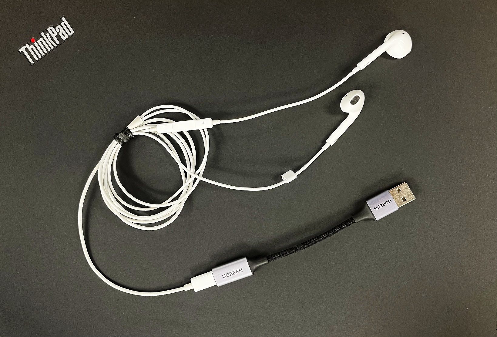 耳機|只需要用一個轉接頭，蘋果EarPods線控耳機也能在筆記本電腦上用