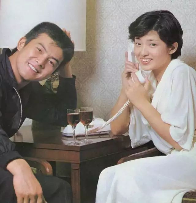 三浦友和|山口百惠和三浦友和：日本演艺圈的神仙眷侣，恩爱41年连架都不吵