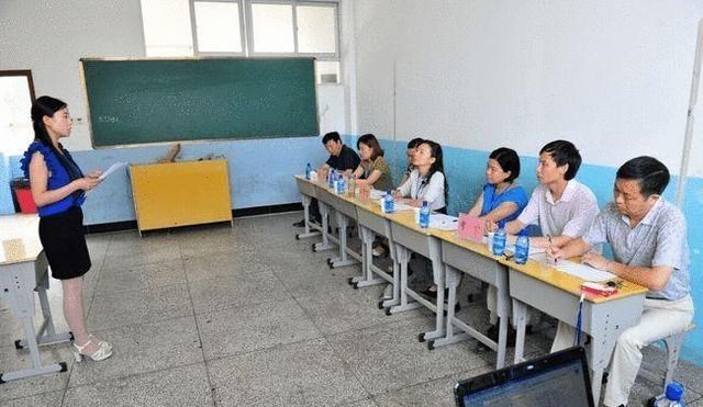 衬衫|教师行业或将迎来坏消息,招聘门槛被提高,师范生要提前准备