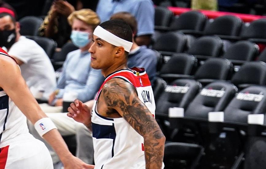 交易 3消息！篮网签约达成，火箭3换1交易艾顿亏大了，湖人交易真坑