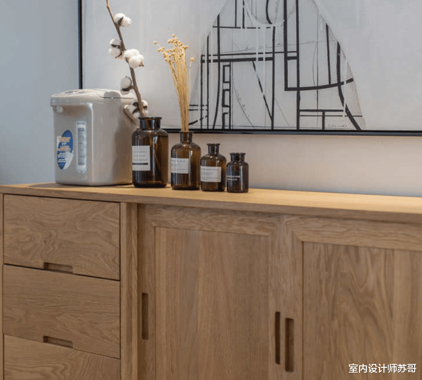 学会化繁为简，用最简单的元素装扮三居室，让家更加舒适