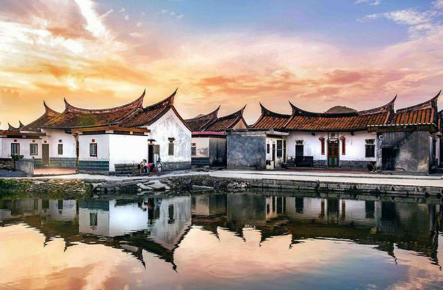 若珍|厦门附近一隐秘村落,建筑风格竟是宫廷式,人称水上小故宫