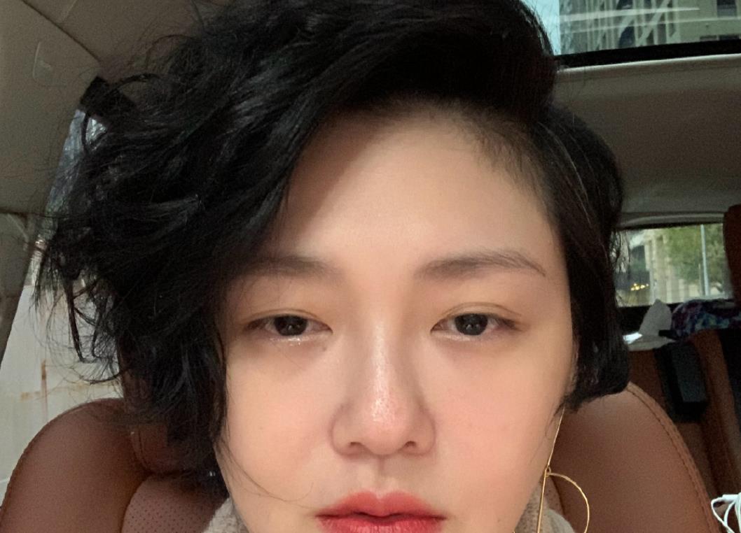 姐姐|小S透露被姐姐警告，当众坦言：以后大S的事不要问我，我很怕她