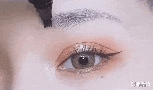 眉笔|女人再忙也要记住，出门尽量化“淡妆”，教你正确顺序，简单漂亮