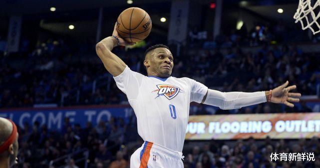 勒布朗·詹姆斯|对灰熊带队20分大逆转，为何詹姆斯依旧被“喷”？詹皇一行为“逼死强迫症”