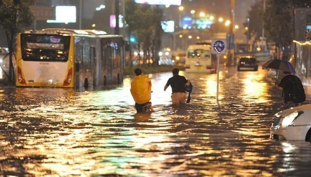 暴雨|河南暴雨后上万房屋倒塌，高层住宅缺点暴露，哪些房子不建议买？