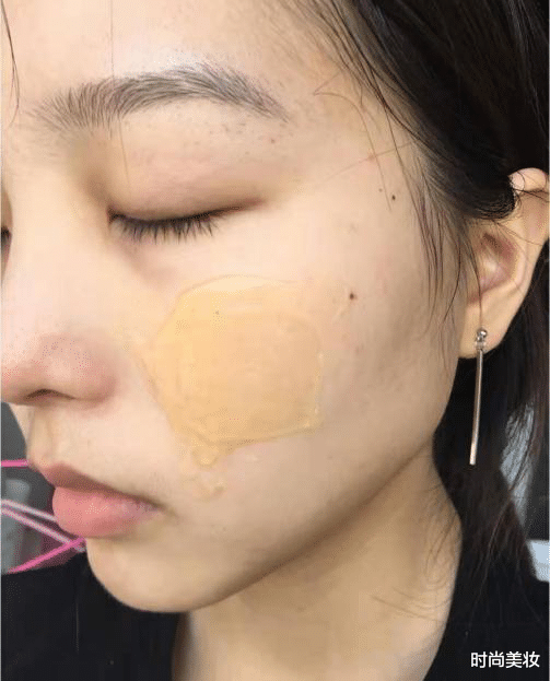 时尚美妆|4个洗脸小技巧,让你远离毛孔粗大,皮肤细腻有光泽