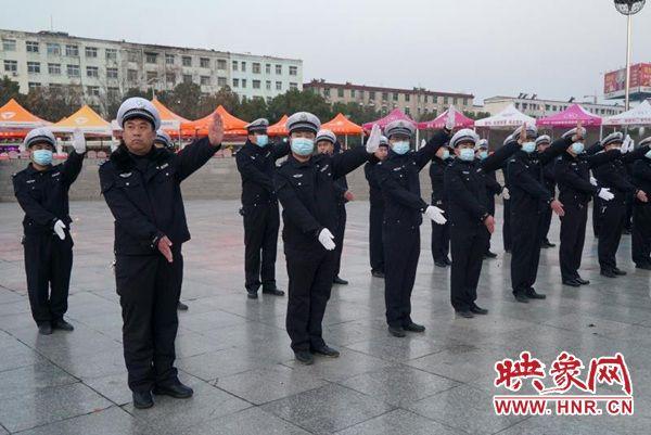 河南联播 新蔡县公安局交警大队积极开展晨练夜学活动