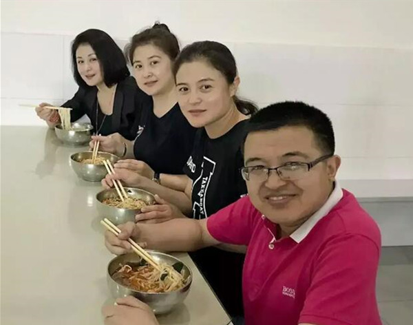 于月仙|于月仙去世后，姐夫赵本山做了这三件事，被众网友称赞有情有义