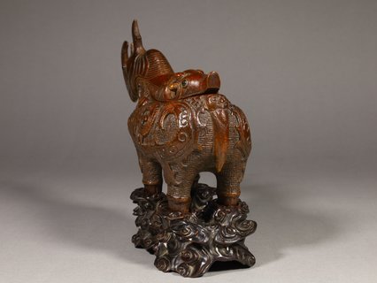 犀牛|沉香犀牛兕觥摆件