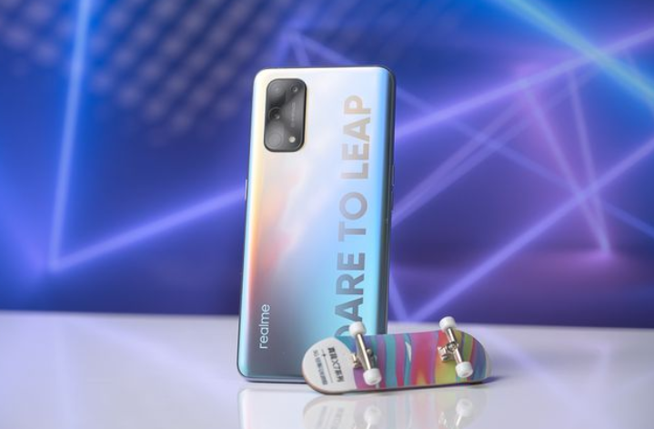 曲面屏|最佳曲面屏手机清仓，6400万主摄+65W，12+256GB仅售2049