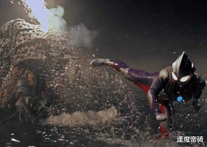 世界观|深度解析《奥特曼》剧情,多个世界观存在,时空穿越搞互动