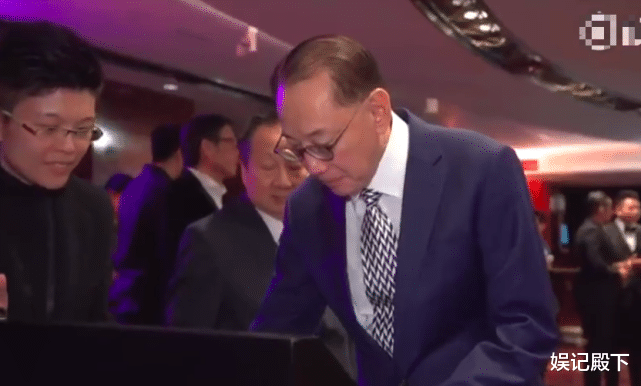 向华强|向华强的七十大寿，处处彰显着尊贵与地位，上流社会的生活太体面！