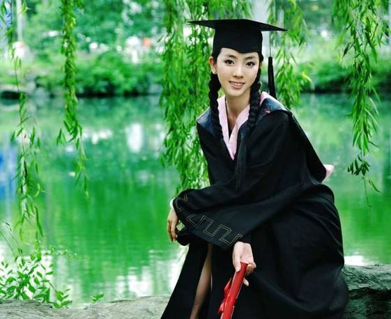 刘敏涛|她本是央视当红主持人，连生两子错失“一姐”称号，却直言不后悔