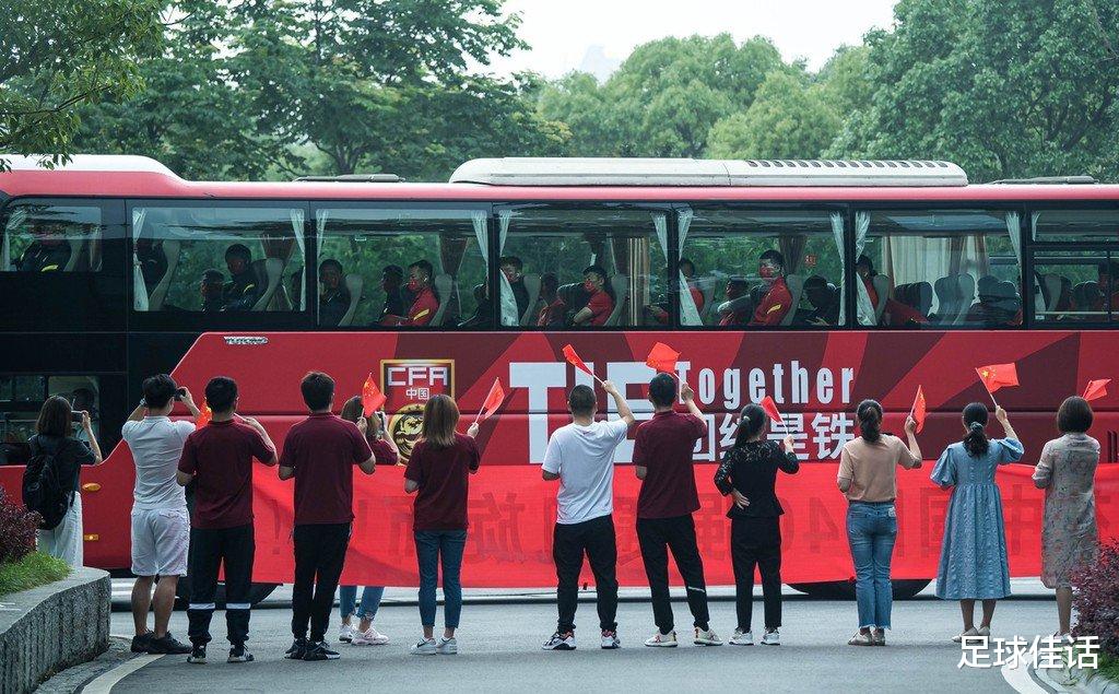 菲律宾队|国足危险！菲律宾紧急召回德甲前锋，首战则成双方生死战