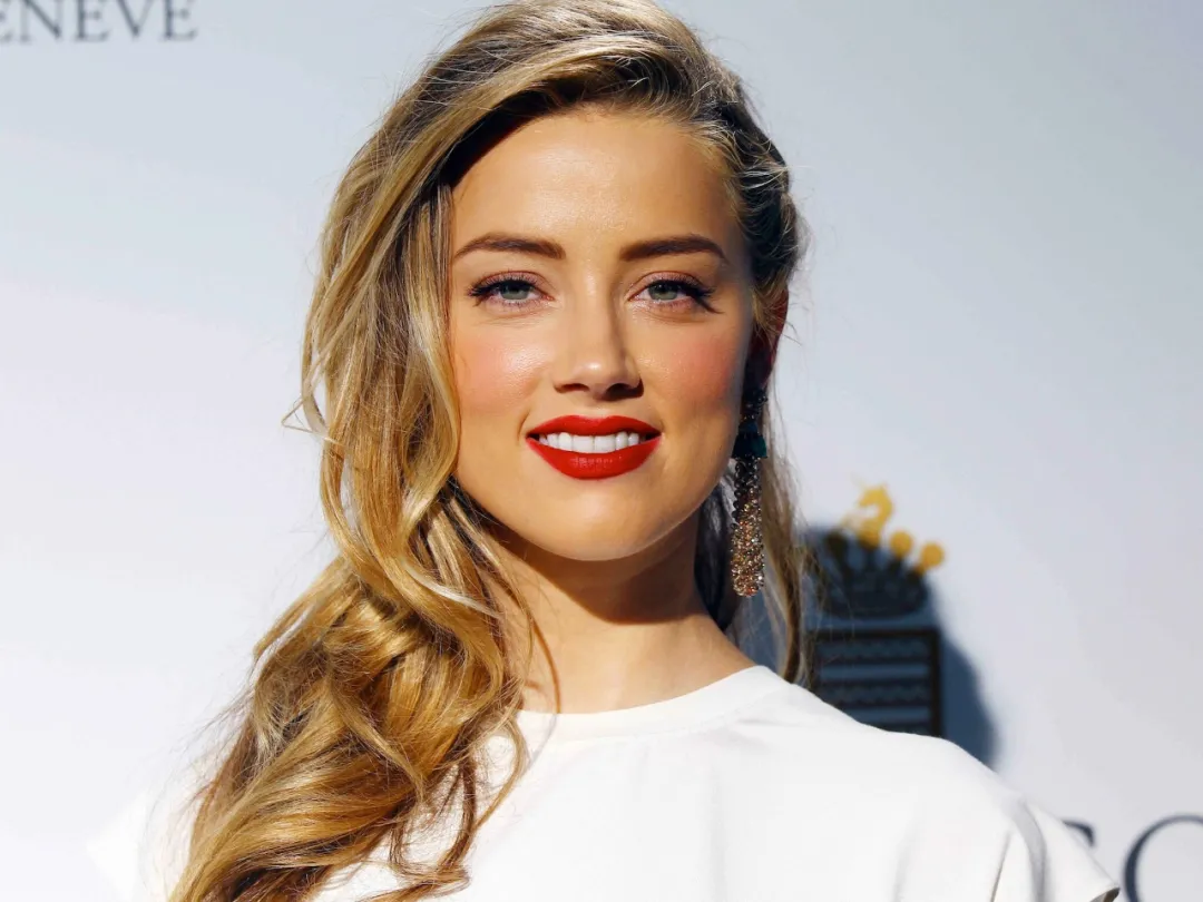 约翰尼·德普|德普叔前妻现身巴黎:吃香蕉的女人没前途!网友:滚!