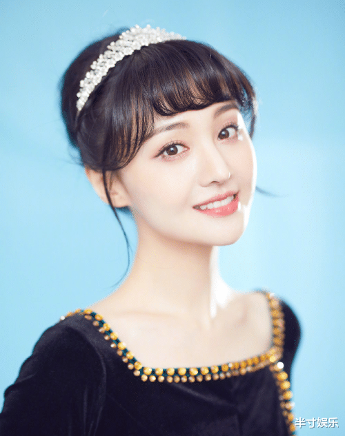 郑爽|郑爽惨遭全面封杀，广电亲自下场，再度露面态度依旧嚣张