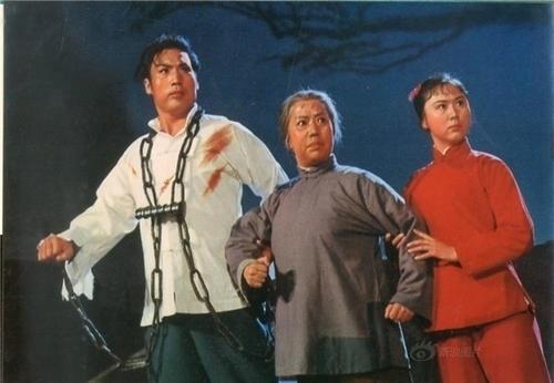 肖战|京剧样板戏的出现没有阉割传统戏，时代的原因不是样板戏能左右的