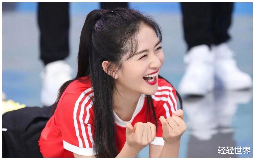 谢娜|定了！谢娜正式担任央视主持，明星纷纷恭喜，谢娜现身高兴藏不住