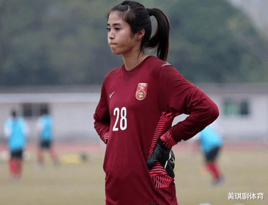 赵丽娜|中国女足最美门将，身高1米88身材似模特，买不起房28岁仍未嫁