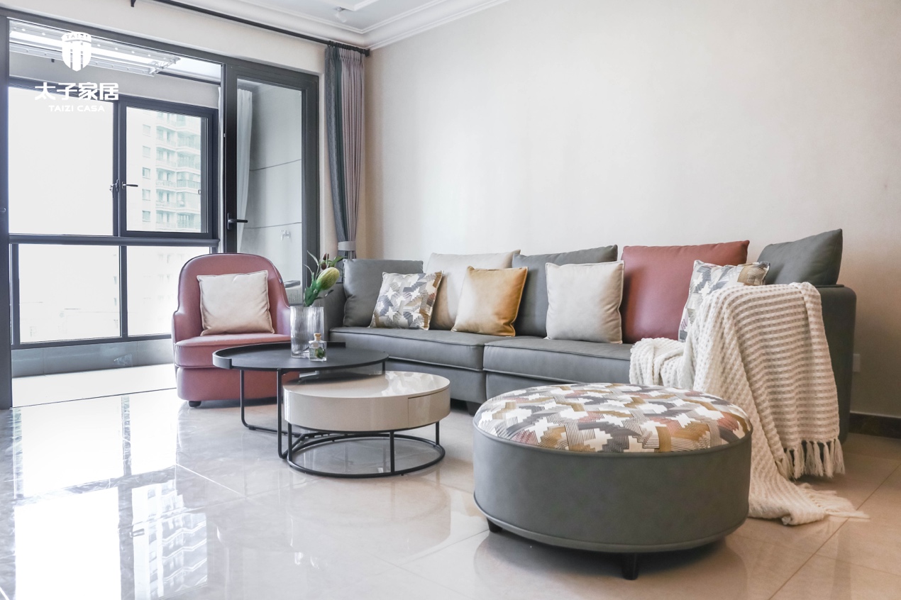 案例赏析｜现代简约装修 繁华都市的岁月静好