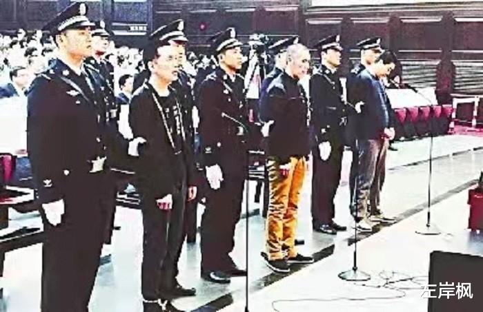 2014年三人身背命案计划越狱,杀害狱警分头逃窜,10天后全部落网