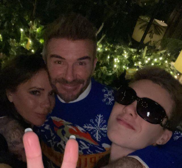 安以轩|贝克汉姆环住爱妻宠溺，次子热情拥抱女友，三儿子感慨自己是灯泡