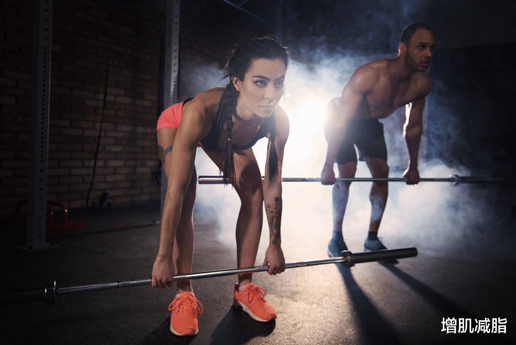 深蹲|深蹲、卧推、硬拉,公认的王牌动作!如何标准地完成这3个动作?