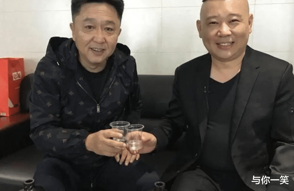 郭德纲|郭德纲从不喝外面的水？参加干儿子饭局滴水未沾，其中原因太心酸