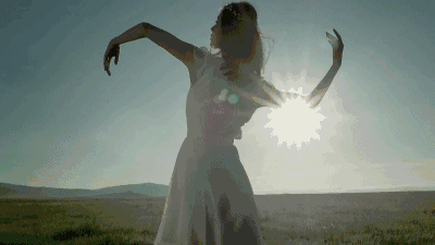 虞书欣|这首歌唱哭100万人：妻子葬身火海后，他在漠河舞厅苦等了34年