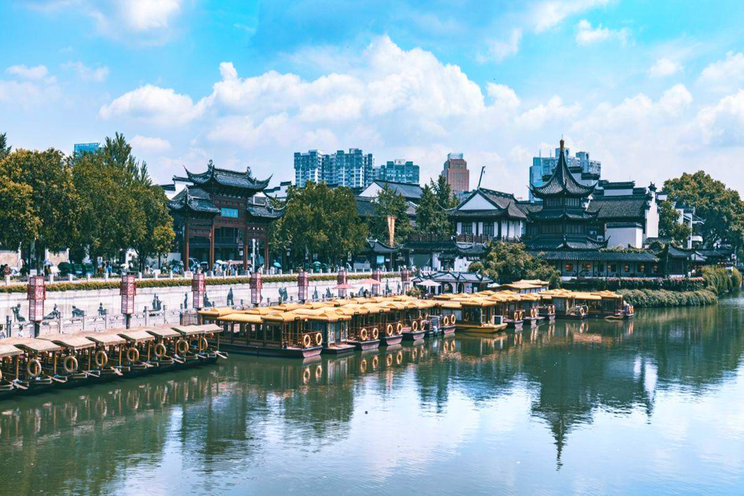 泱夏往事随风流逝 中国四大闹市之一的南京夫子庙，为何取名为夫子庙呢？