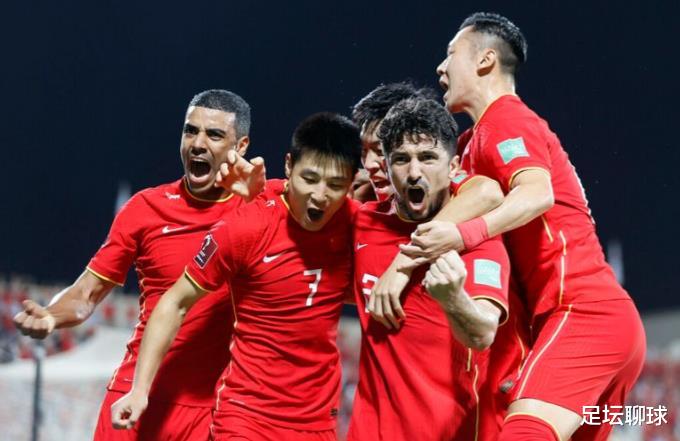 李霄鹏|国足集训名单人数曝光！李铁4大弃将或回归+郑智无望，李霄鹏太难了