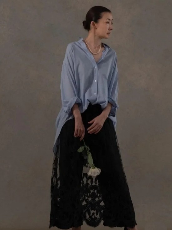 虎哥说衣不二|优雅不分年龄,日本姐姐近60岁依旧美丽端庄,这才是岁月不败美人