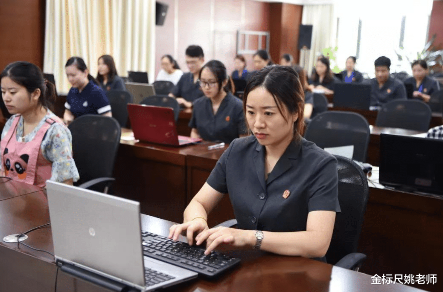 银行|这些职业经常被误认为“公务员”，看起来高大上，其实是合同工