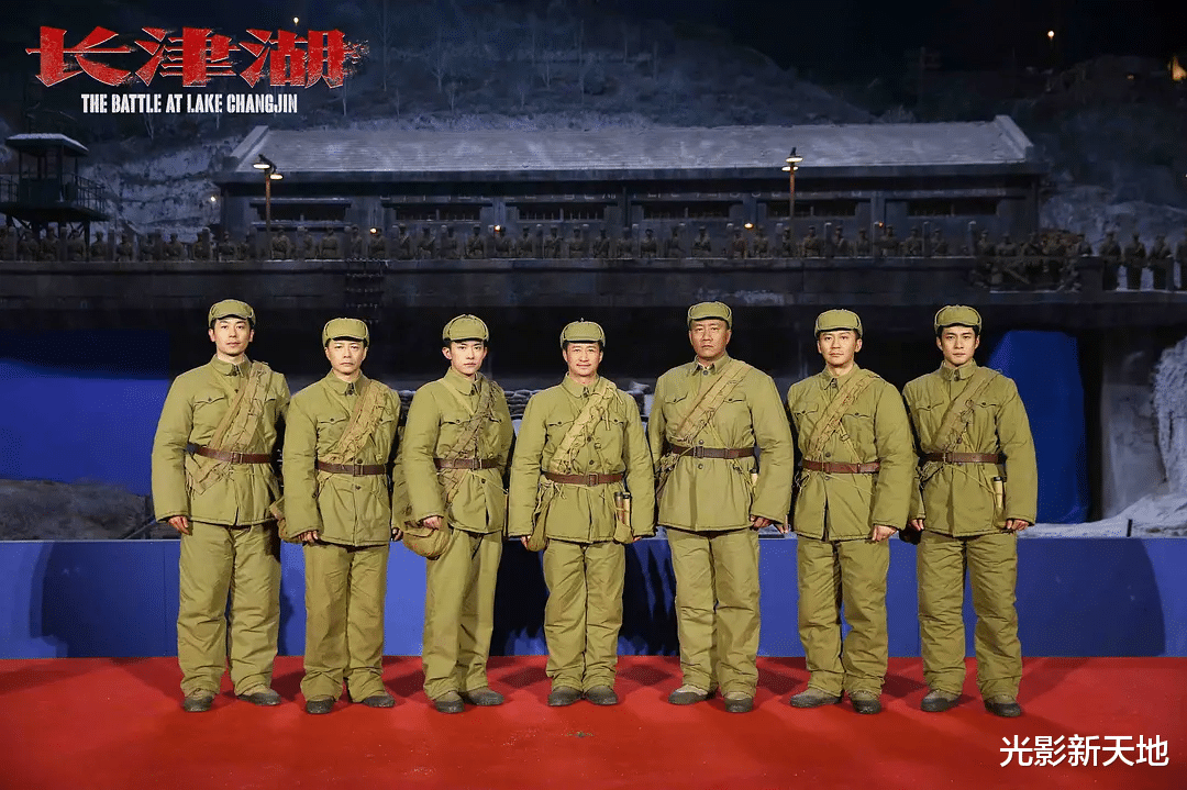 长津湖|《长津湖》口碑爆了！受访观众哭到停不下来，票房有望超36亿