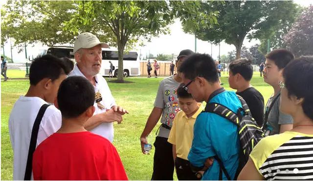 兜妈爱叨叨|孩子高喊“英语无用”，家长花2万给娃补英语，谁更有远见？