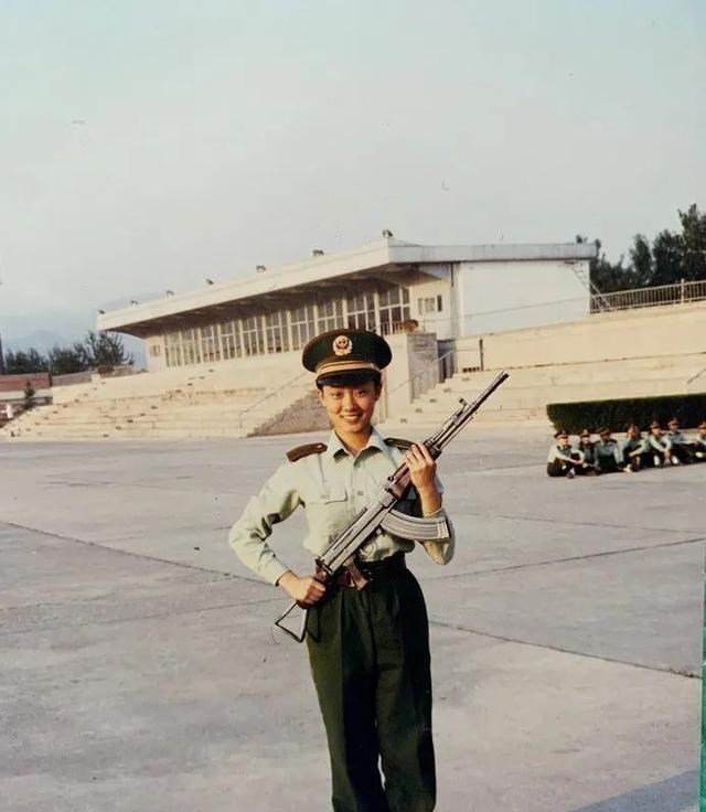 张小斐|张小斐彻底不红了?从票房女王到无人问津,她只用了8个月