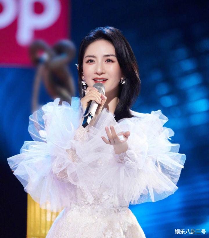 谢娜|《快本》解散,跨年晚会未能当主持人,对谢娜来说未必不是好事